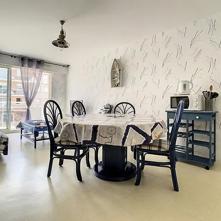 Lumineux 2 Avec Balcon, A 500m De La - Centre-ville - Fr-1-236-65 شقة